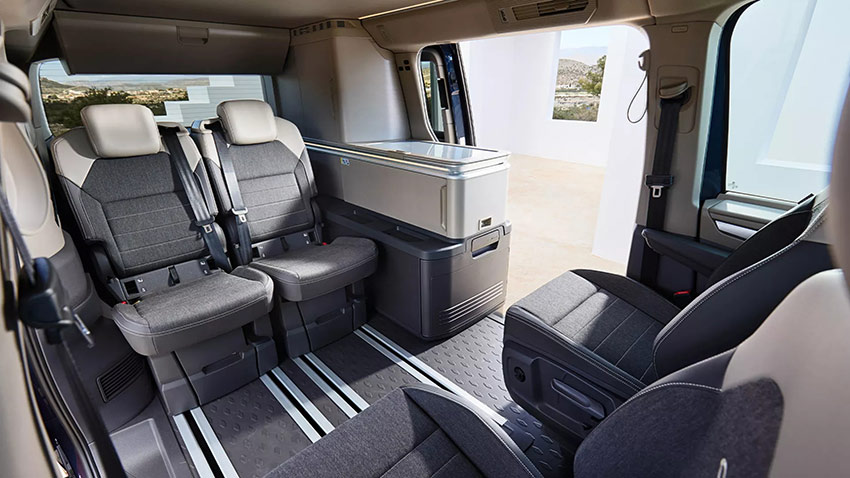 new-california-interior-flexible-sitze